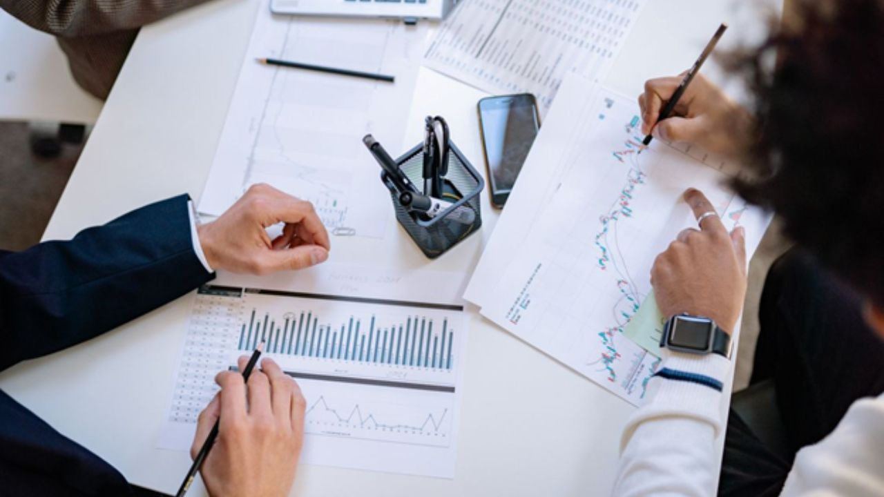 How Business Structure Choices Influence Everyday Financial and Legal Responsibilities
